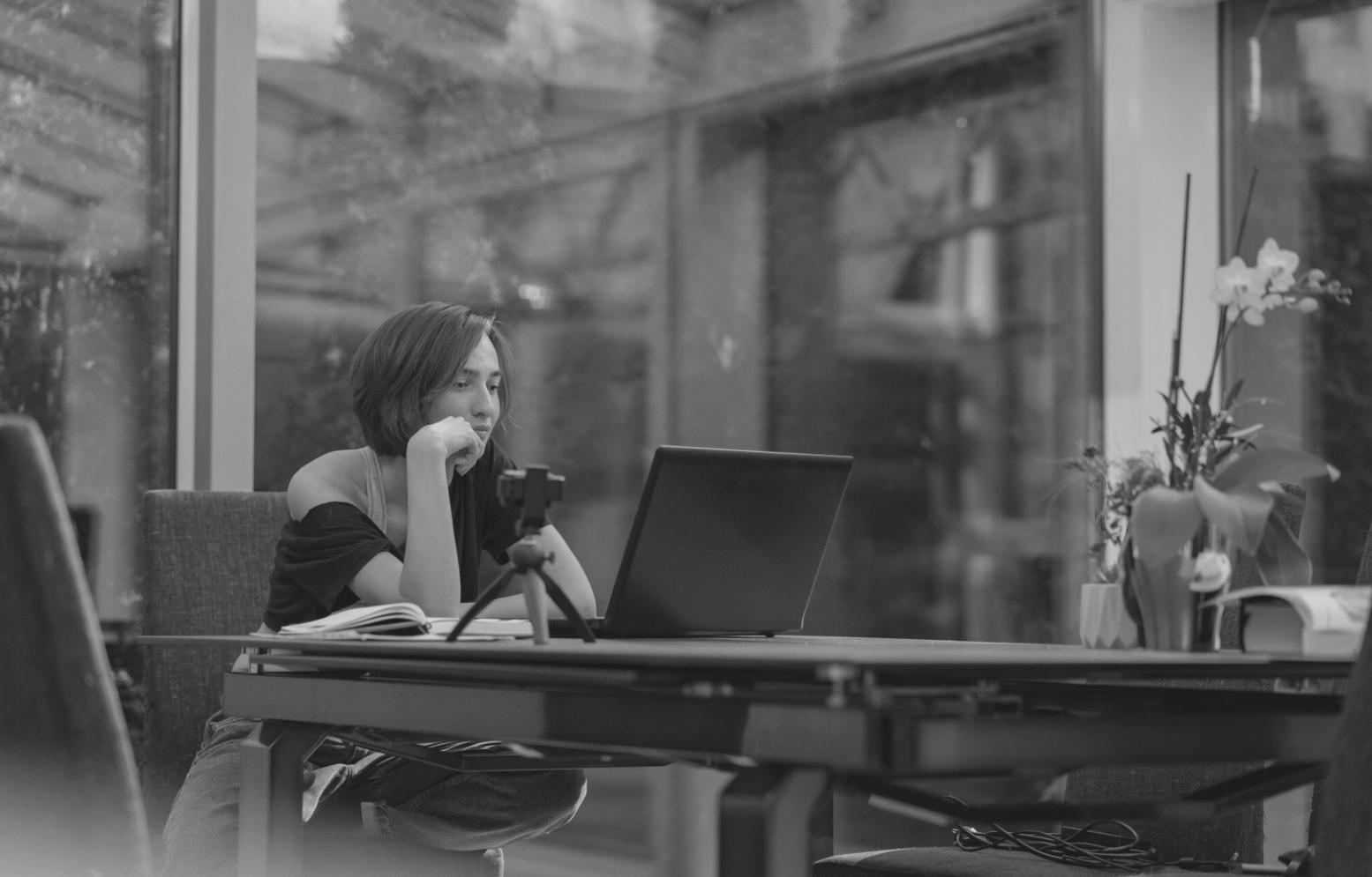 Digitale Lernplattform mit Finanzanalysen